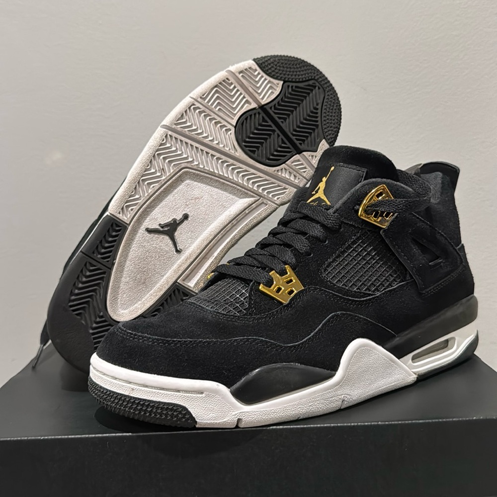 Used Air Jordan 4 Retro BG Size 7Y, Women’s Size 8.5.